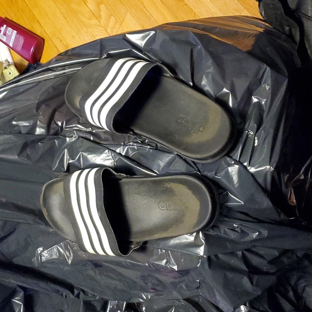 Adidas flip flops unisex size 9